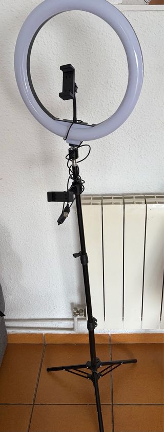 Aro de luz LED con trípode