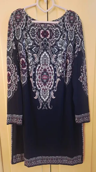 Vestido estampado morado y negro