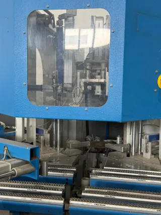 Soldadora 4 cabezas+cajón CNC   Perfiles Gealan
