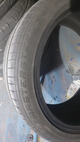 Neumáticos 245/40/18