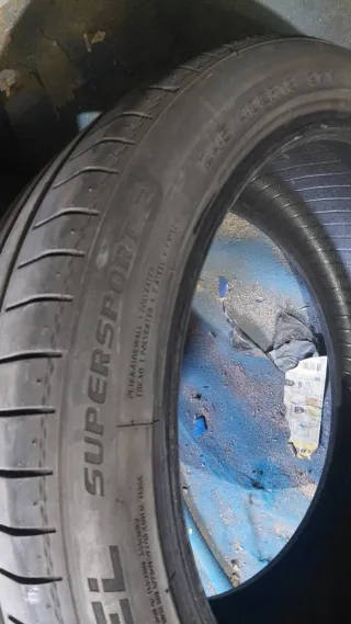 Neumáticos 245/40/18