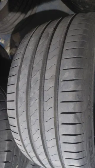 Neumáticos 245/40/18