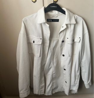 Chaqueta Zara Pana Blanca oversize