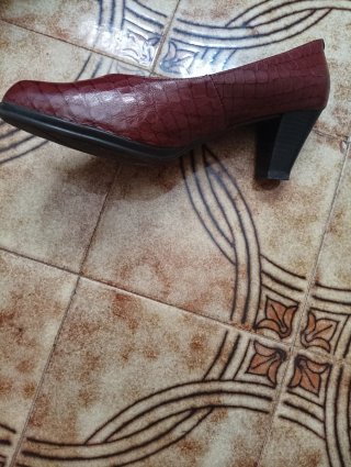 Zapatos de tacón color vino talla 40