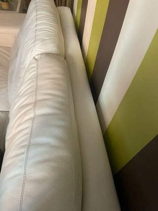 Sofá Natuzzi de piel blanco  URGE VENTA