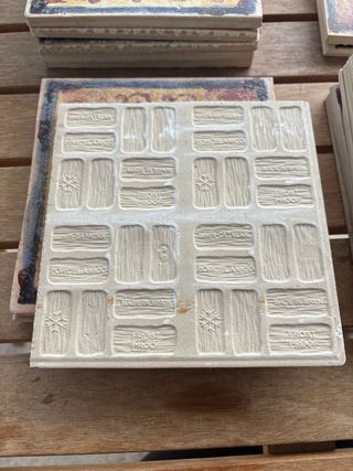 Lote 16 azulejos gres catalán decorativos
