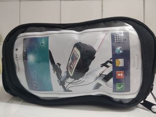 Bolsa bici con "ventana" táctil para smartphones