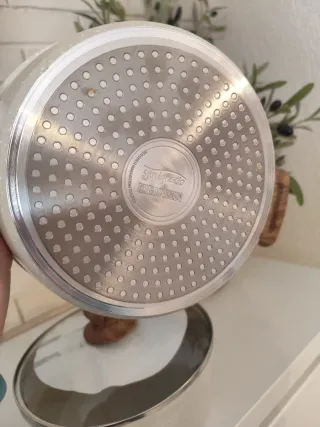 Confezione di due pentole SAN IGNACIO (20CM) con coperchio