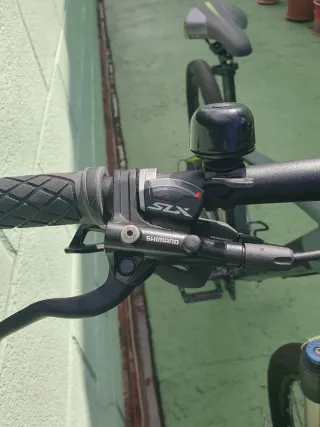 Bicicleta Cube Attention 2020