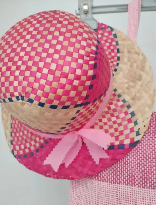Borsa mare e cappellino fucsia/rosa