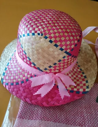 Borsa mare e cappellino fucsia/rosa