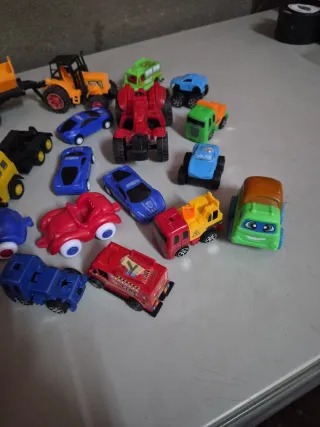 Lote de coches de juguete variados