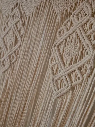 Cortina de macramé beige para puerta