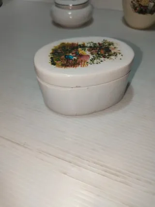 Scatoline e vasetto in ceramica anni 70 LEGGI