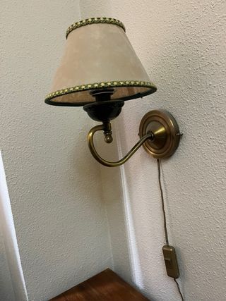 Lámpara de pared / mesilla de noche