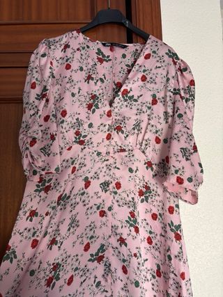Vestido floral Zara rosa talla M