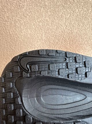 Zapatillas Nike Vomero 18 talla 43