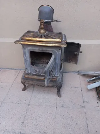 Cocina de leña antigua decorativa