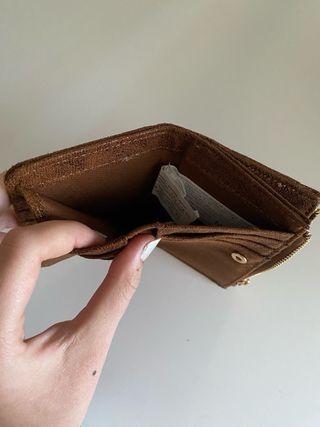 cartera marrón stradivarius