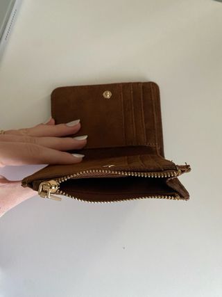 cartera marrón stradivarius