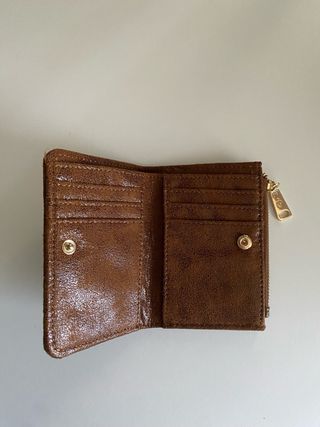 cartera marrón stradivarius