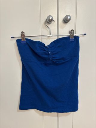 Top strapless azul con botones
