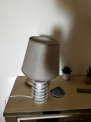 Lámpara de mesa decorativa