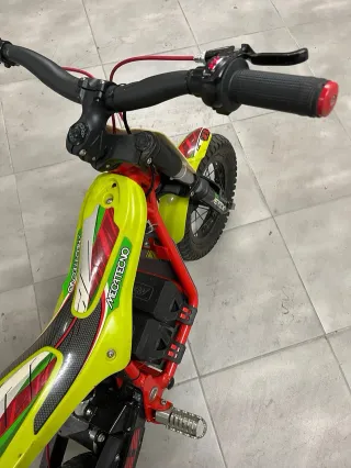 Moto Eléctrica Infantil Mecatecno T8 Offroad