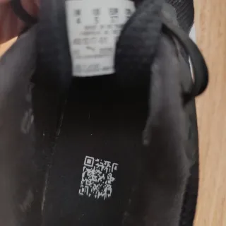 Zapatillas Puma Negras y Blancas