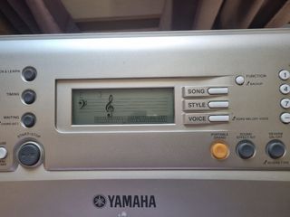 Teclado Yamaha PSR-E303