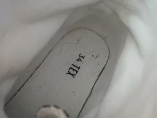 Zapatillas altas negras niña. Talla 34