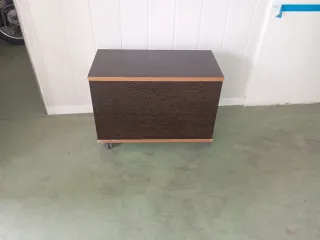 Mueble TV con ruedas