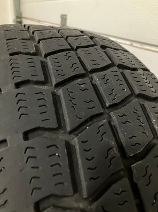 2 Neumáticos Invierno 215/65R16 109/107R