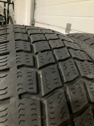 2 Neumáticos Invierno 215/65R16 109/107R