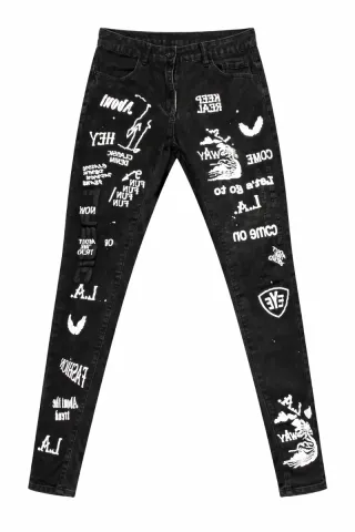 Pantalones negros con estampados blancos