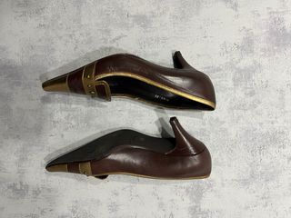 Tacones Kitten Heels Marrón y Dorado