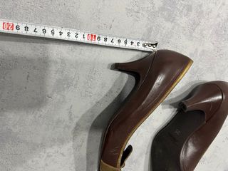 Tacones Kitten Heels Marrón y Dorado