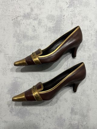 Tacones Kitten Heels Marrón y Dorado