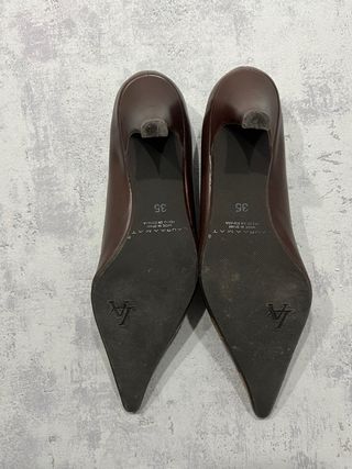 Tacones Kitten Heels Marrón y Dorado