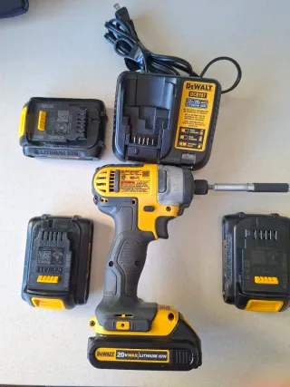 Taladro DeWalt 20V MAX con Baterías y Cargador