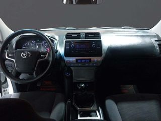 Toyota Land Cruiser 2.8 D-4D GX 7PL