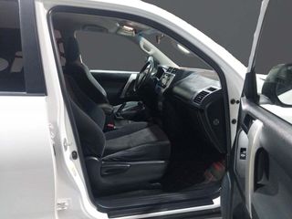 Toyota Land Cruiser 2.8 D-4D GX 7PL