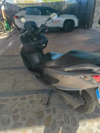 Suzuki Burgman 125 - Poco Uso