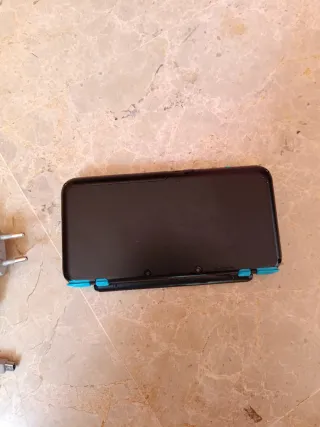 Nintendo 2DS XL Negra y Azul