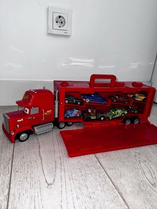 Camión Mac Rayo McQueen y coches