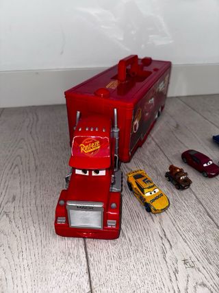 Camión Mac Rayo McQueen y coches