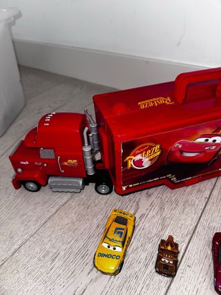 Camión Mac Rayo McQueen y coches