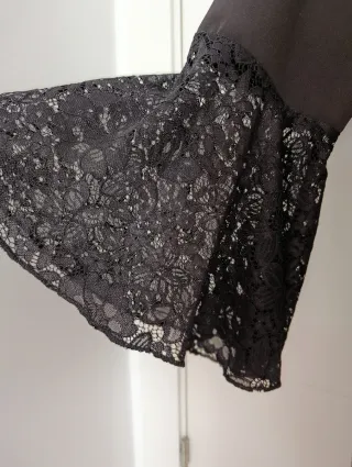 Blazer negro con encaje