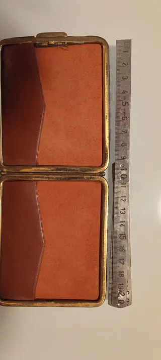 Portasigarette vintage in pelle di coccodrillo