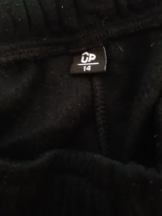 Chándal gris y negro